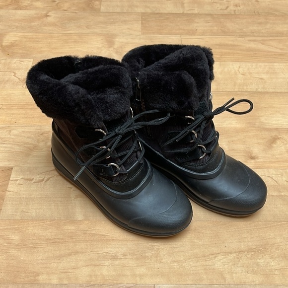NWOB Sperry Women’s Pacifica Alpine Rain Boot Black Corduory/Faux Fur size 6 - Picture 4 of 8